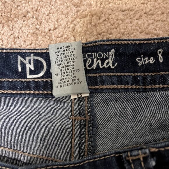 New Directions Weekend Slim Leg Dark Wash Jeans | Size 8 - Picture 7 of 7